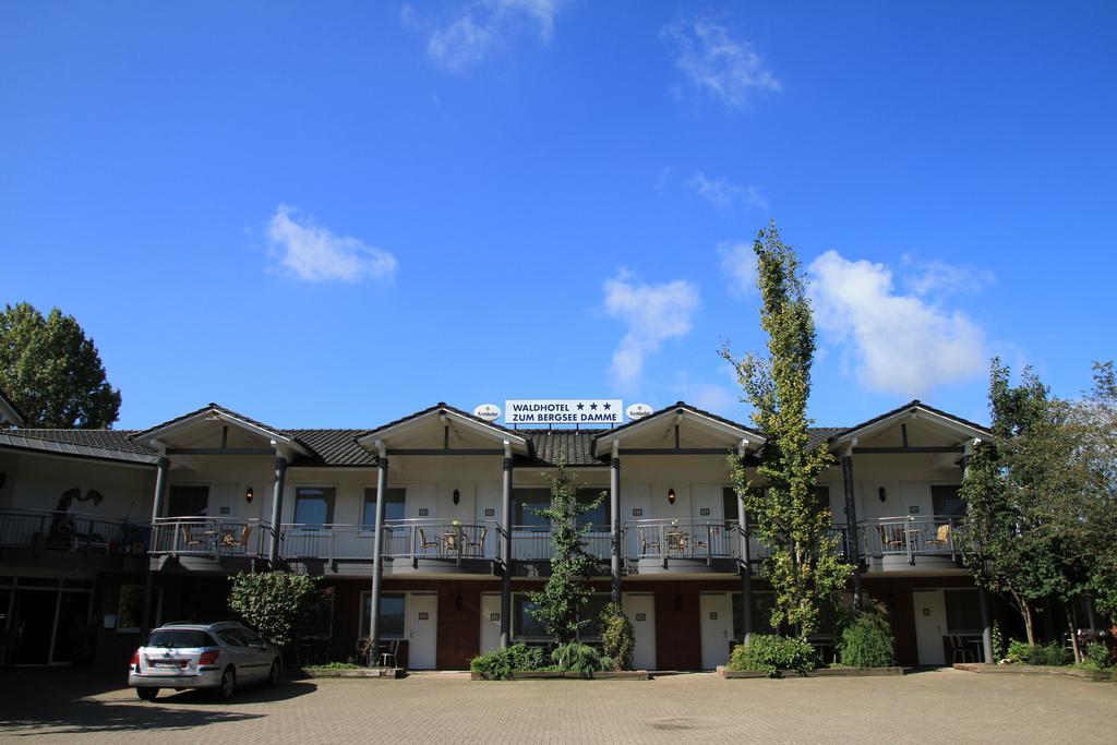 Waldhotel Zum Bergsee Damme Exterior photo